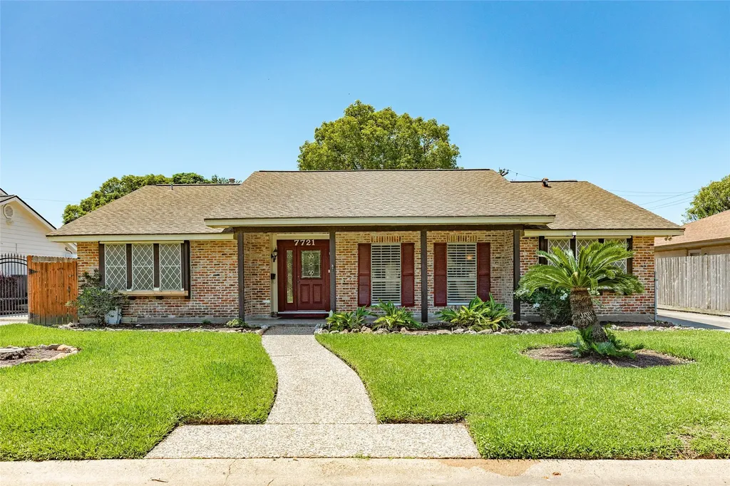 7721 Beluche Drive Galveston TX 77551