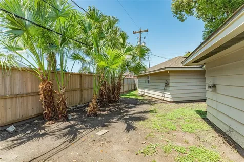 7721 Beluche Drive Galveston TX 77551