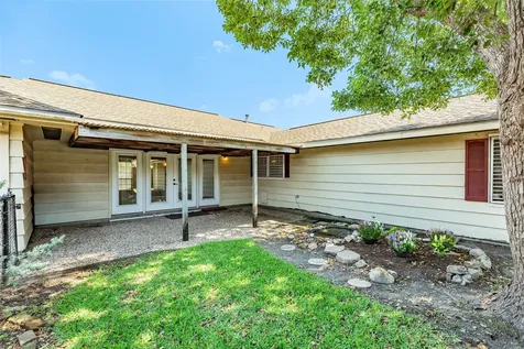 7721 Beluche Drive Galveston TX 77551