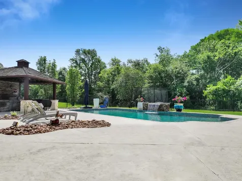 3125 W Park Avenue Pinehurst TX 77630
