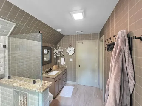 3125 W Park Avenue Pinehurst TX 77630
