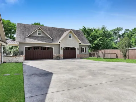 3125 W Park Avenue Pinehurst TX 77630