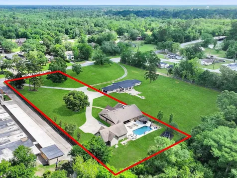 3125 W Park Avenue Pinehurst TX 77630