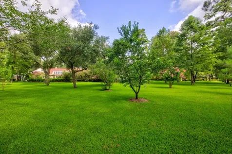 35 W Rivercrest Drive Houston TX 77042