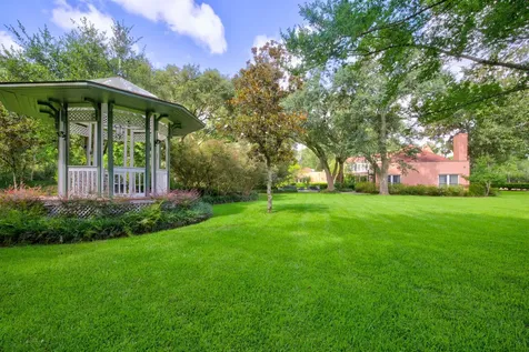 35 W Rivercrest Drive Houston TX 77042