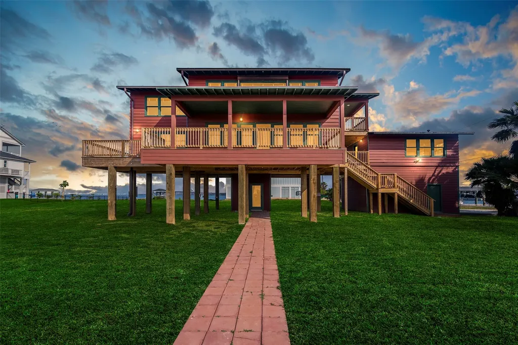516 91st Street Galveston TX 77554