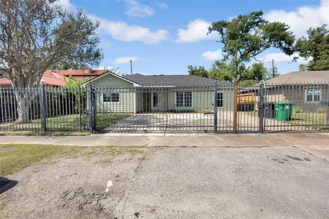 2919 Cochran Street Houston TX 77009