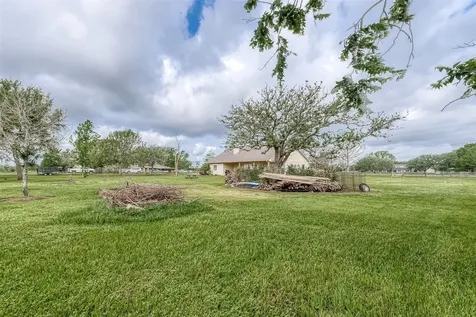 14403 Vlasta Street Needville TX 77461