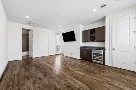 2733 Cortlandt Street Houston TX 77008