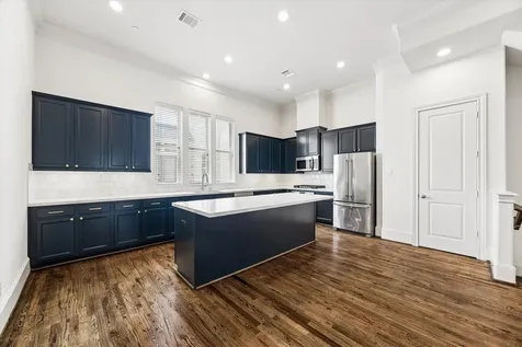 2733 Cortlandt Street Houston TX 77008
