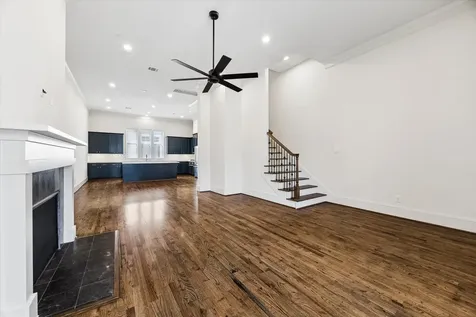 2733 Cortlandt Street Houston TX 77008