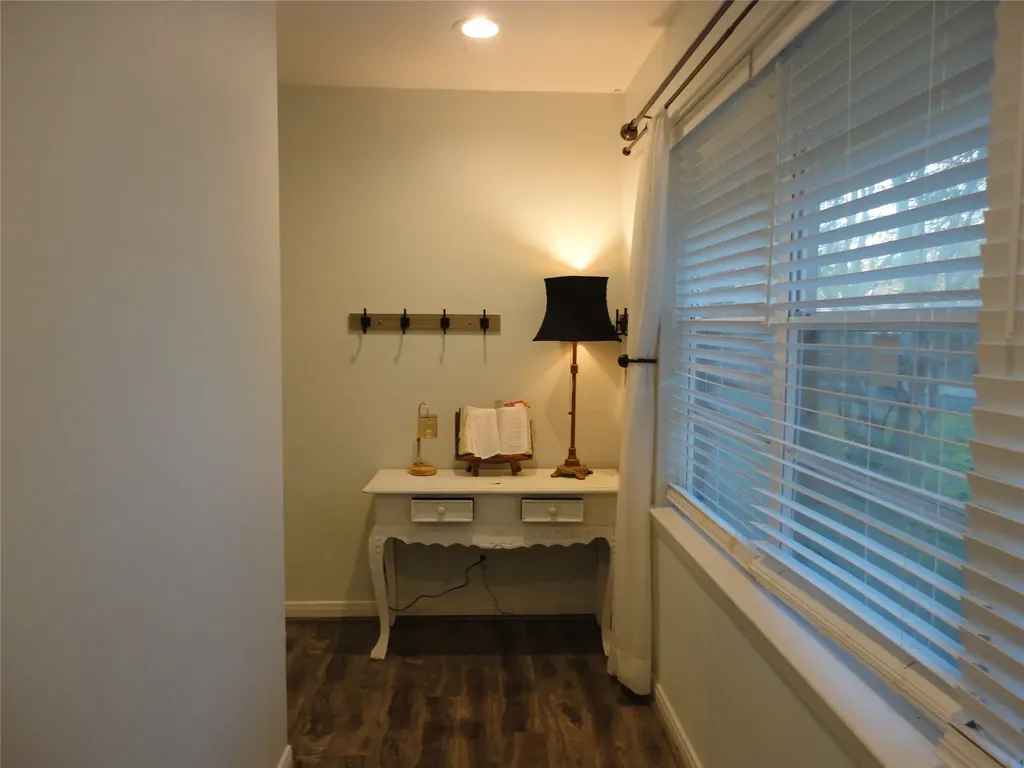 3302 Knoll Street Houston TX 77080