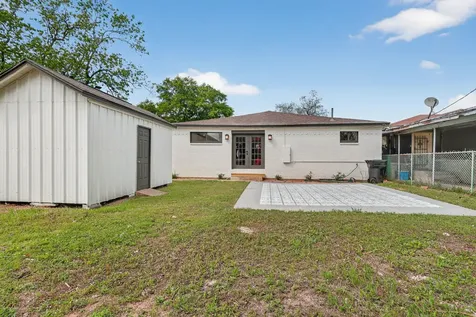 230 Pennsylvania Street Houston TX 77029