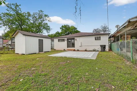 230 Pennsylvania Street Houston TX 77029