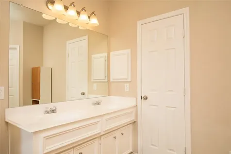 416 Laddingford Lane League City TX 77573
