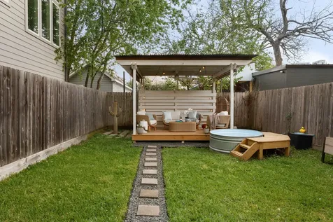 5733 Darling Street Houston TX 77007