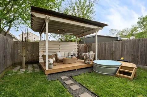 5733 Darling Street Houston TX 77007