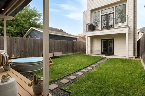 5733 Darling Street Houston TX 77007