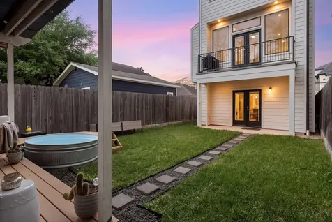 5733 Darling Street Houston TX 77007