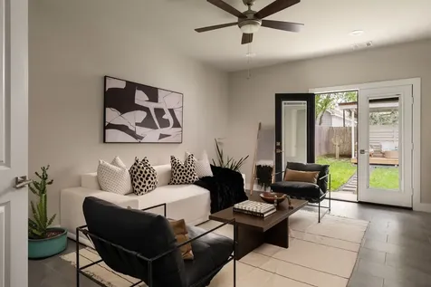 5733 Darling Street Houston TX 77007
