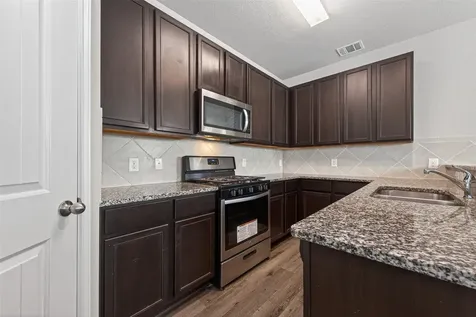 23646 Buttress Root Drive Spring TX 77373