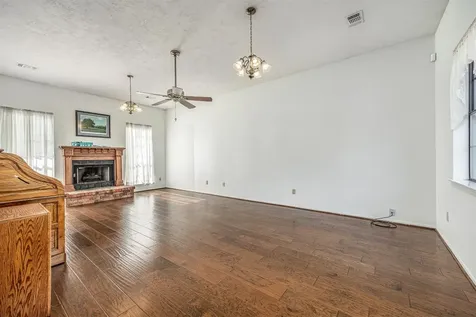 329 Burwell Road Highlands TX 77562