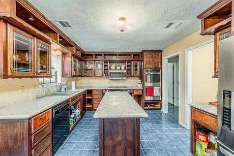 329 Burwell Road Highlands TX 77562