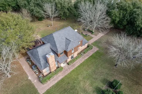 329 Burwell Road Highlands TX 77562