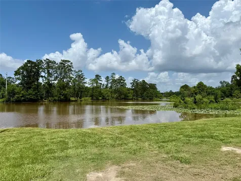 155 W Lake Drive Houston TX 77336