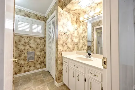 302 Baumgarten Street Schulenburg TX 78956