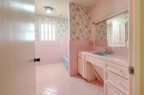 302 Baumgarten Street Schulenburg TX 78956