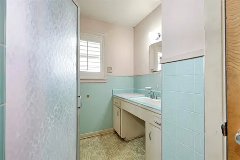 302 Baumgarten Street Schulenburg TX 78956