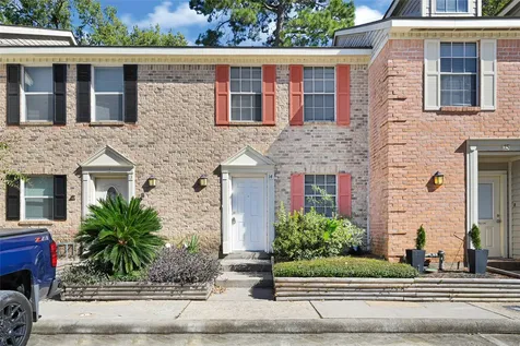 2030 Plantation Drive B-14 Conroe TX 77301