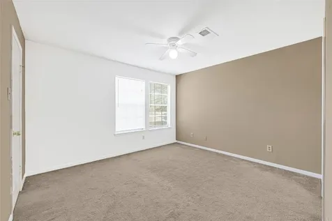 2030 Plantation Drive B-14 Conroe TX 77301