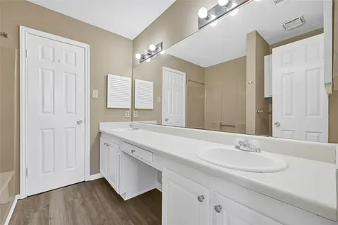 2030 Plantation Drive B-14 Conroe TX 77301