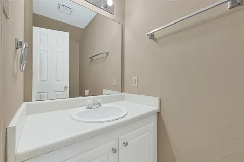 2030 Plantation Drive B-14 Conroe TX 77301