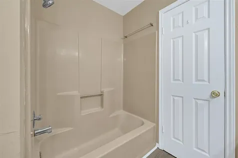 2030 Plantation Drive B-14 Conroe TX 77301