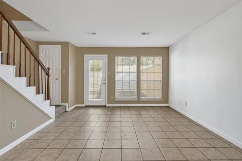 2030 Plantation Drive B-14 Conroe TX 77301