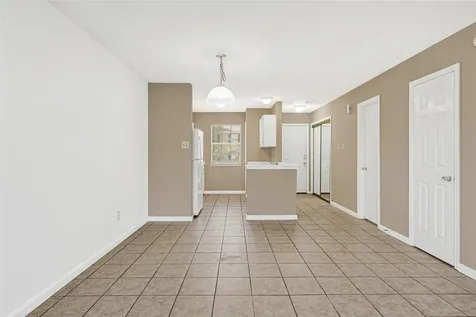 2030 Plantation Drive B-14 Conroe TX 77301