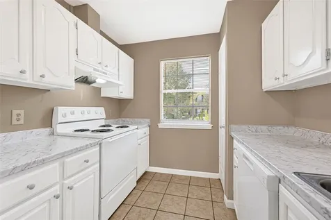 2030 Plantation Drive B-14 Conroe TX 77301