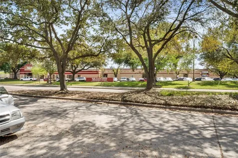 9850 Pagewood Lane 405 Houston TX 77042