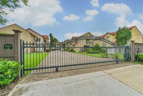 11025 Robin Hood Court Houston TX 77043