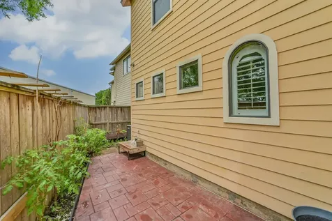 11025 Robin Hood Court Houston TX 77043