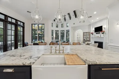 20 Lacewood Lane Houston TX 77024