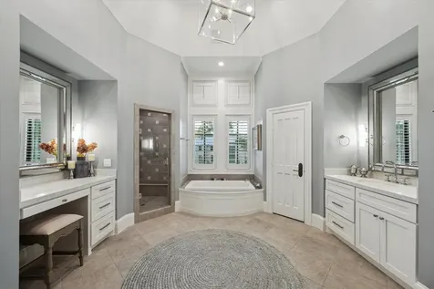 20 Lacewood Lane Houston TX 77024