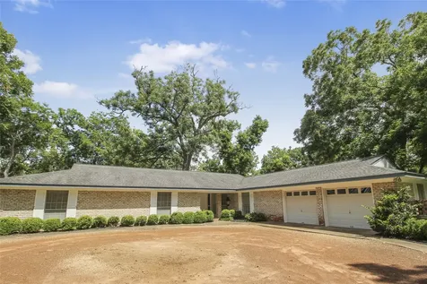 536 Oak Drive Lake Jackson TX 77566