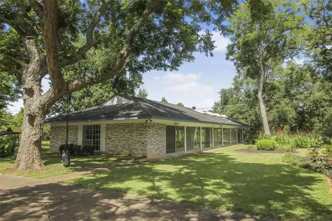 536 Oak Drive Lake Jackson TX 77566