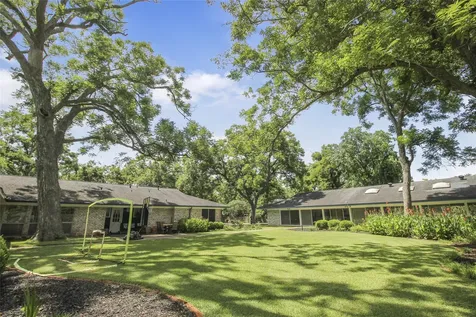 536 Oak Drive Lake Jackson TX 77566