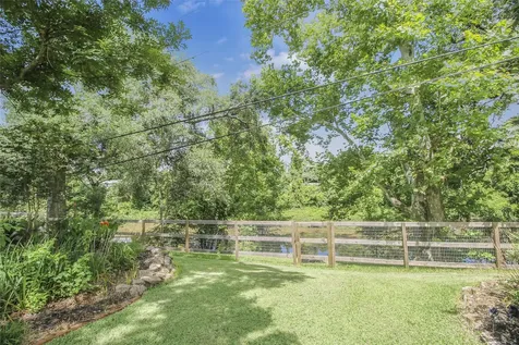 536 Oak Drive Lake Jackson TX 77566