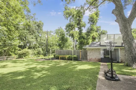 536 Oak Drive Lake Jackson TX 77566